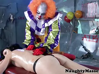 Massage amateur clown fucked before facial