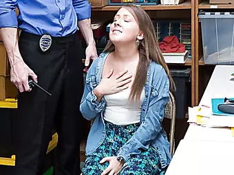 Officer Punished Sexy Thief by Fucking Her Hard