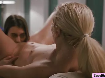 Jill Kassidy and Lana Sharapova enjoys licking thier pussies