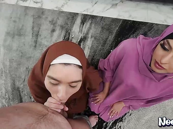 2 Arab Hijab Girls Fucked - NOOKIES